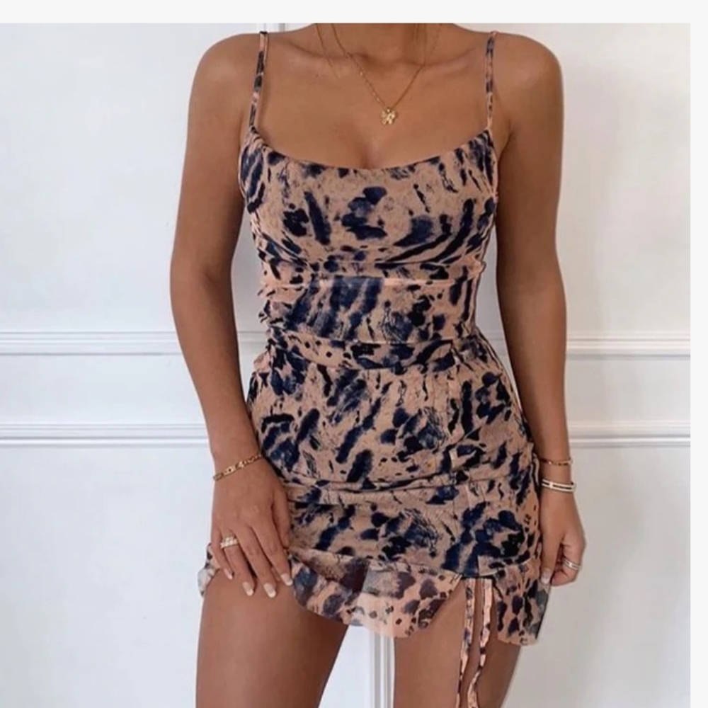 Pretty Little Thing - Nude Mesh Tie Dye Print Ruched Dress